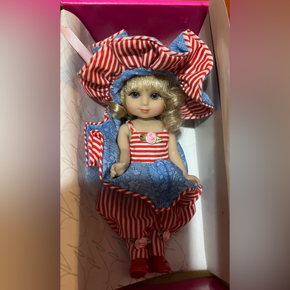 NEW in box, Marie Osmond Adora July Calendar Girl Doll Hand # 80, 6 inch